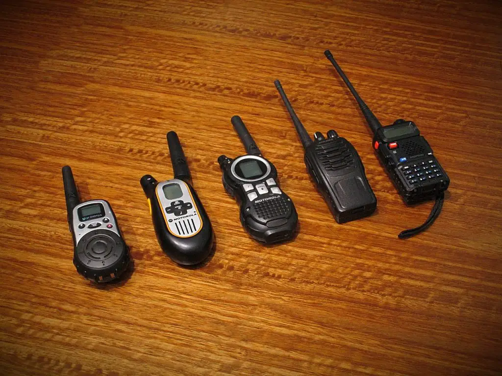 Can different brand walkie-talkies sync?